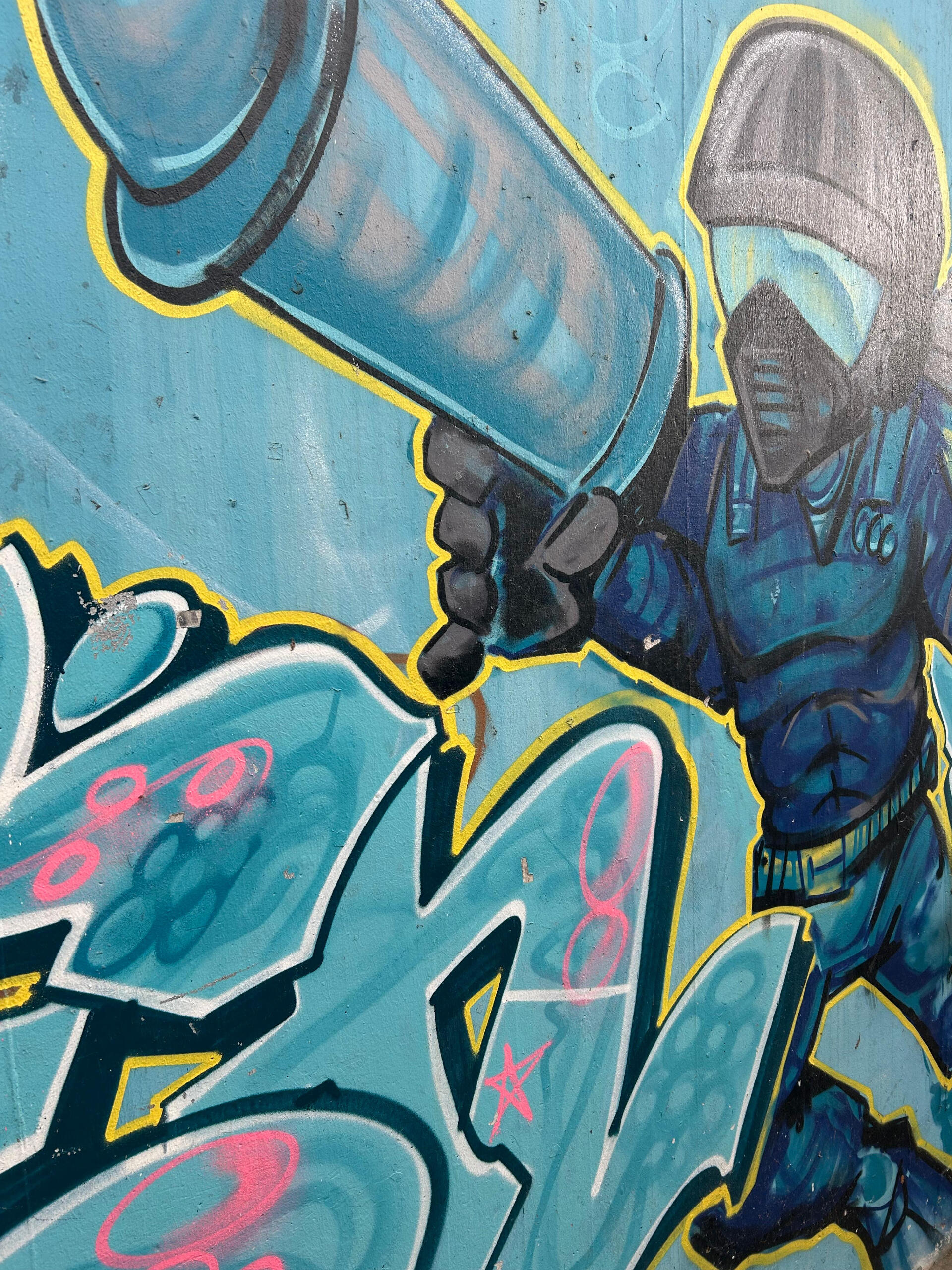 Graffiti in der S-Bahnhof-Unterführung