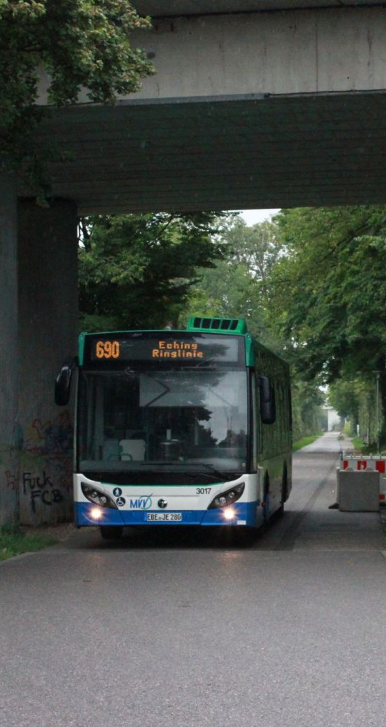 Bus an der S-Bahn